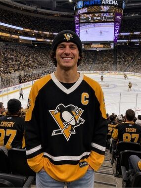 Sidney Crosby #87 Pittsburgh Penguins NHL Jersey S/M Black Yellow Hockey